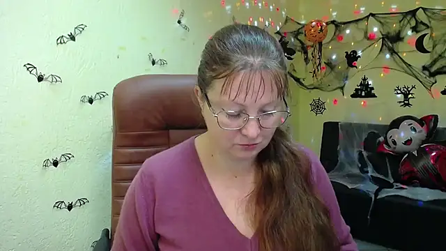 VanessaHotts online show from October 31, 2025, 6:03 am