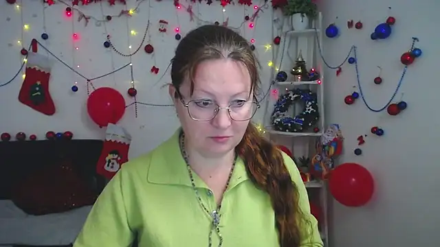 VanessaHotts online show from December 17, 2025, 6:08 am