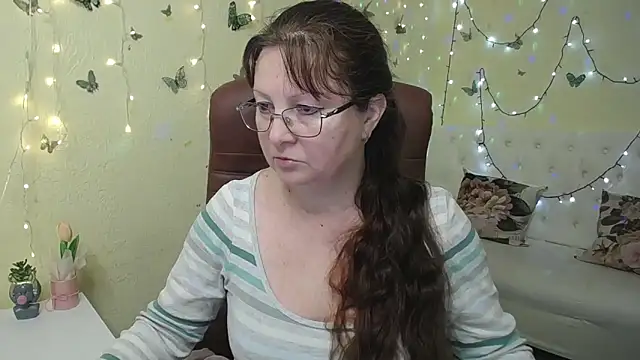 VanessaHotts online show from March 23, 2026, 6:06 am