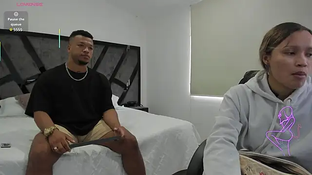 Snapshot of AnnieAndStefan chatting on September 29, 2025, 2:22 pm AnnieAndStefan online show from September 29, 2025, 2:22 pm