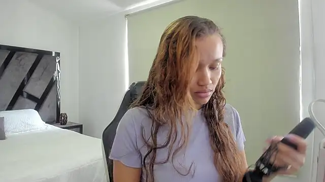 AnnieAndStefan online show from June 8, 2026, 2:39 pm
