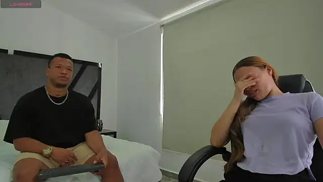 Snapshot of AnnieAndStefan chatting on July 6, 2026, 2:47 pm AnnieAndStefan online show from July 6, 2026, 2:47 pm