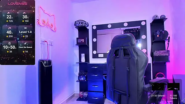 Snapshot of miss_kitty chatting on November 23, 2025, 1:27 am miss kitty online show from November 23, 2025, 1:27 am