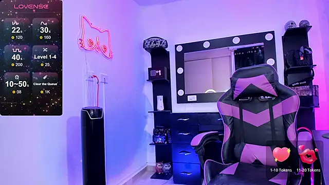 Snapshot of miss_kitty chatting on November 29, 2025, 12:24 am miss kitty online show from November 29, 2025, 12:24 am