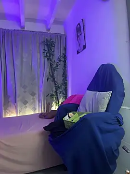 lonely shewolf online show from June 3, 2026, 5:07 pm