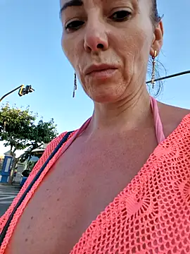 Snapshot of milflovelyxxx chatting on July 6, 2026, 6:10 pm milflovelyxxx online show from July 6, 2026, 6:10 pm