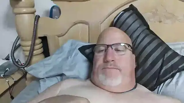 Bigbear0563 online show from October 15, 2025, 4:18 pm