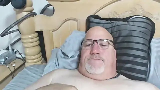 Bigbear0563 online show from November 17, 2025, 5:08 pm