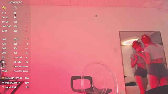 Snapshot of Emmily_Savage chatting on February 6, 2025, 10:26 am Emmily Savage online show from February 6, 2025, 10:26 am