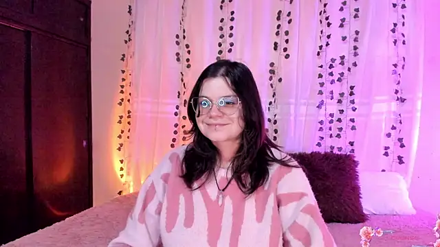 Mey moon online show from December 3, 2024, 9:34 pm