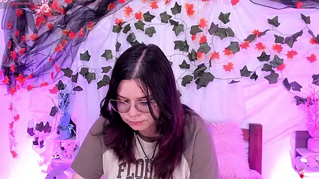 Mey moon online show from February 6, 2025, 2:58 pm