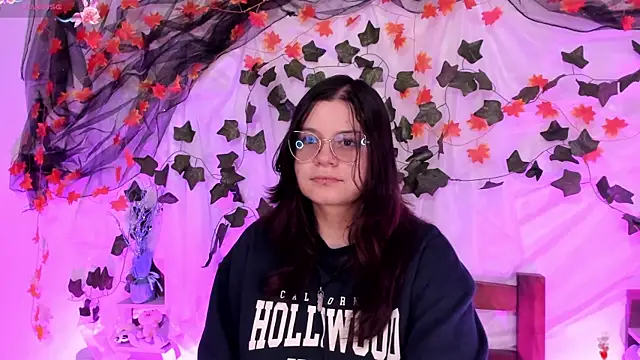 Mey moon online show from February 8, 2025, 4:47 pm