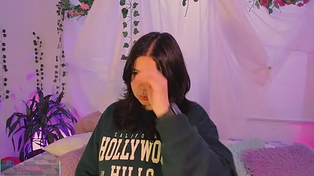 Mey moon online show from December 20, 2025, 3:57 am