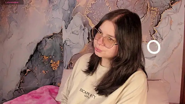 Mey moon online show from March 1, 2026, 5:42 am