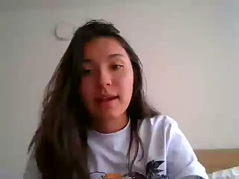 Snapshot of _andygirl chatting on October 5, 2025, 9:02 pm andygirl online show from October 5, 2025, 9:02 pm