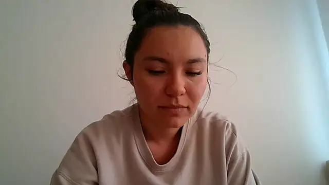 Snapshot of _andygirl chatting on May 8, 2026, 6:24 pm andygirl online show from May 8, 2026, 6:24 pm