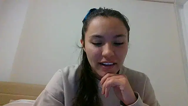 Snapshot of _andygirl chatting on June 15, 2026, 4:15 am andygirl online show from June 15, 2026, 4:15 am