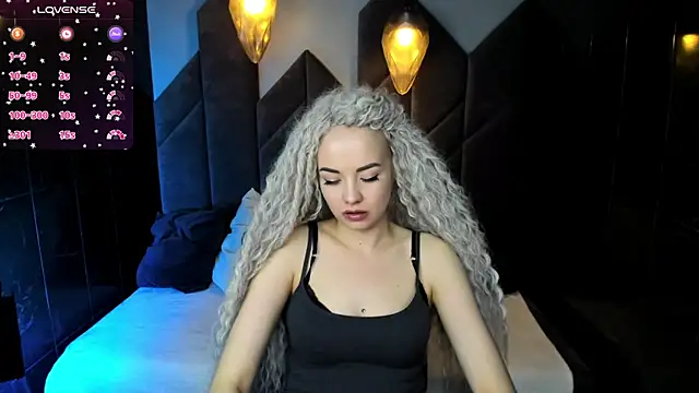 Snapshot of StephanieSweety chatting on March 18, 2025, 4:48 pm StephanieSweety online show from March 18, 2025, 4:48 pm