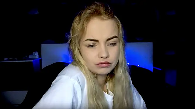 Snapshot of StephanieSweety chatting on November 7, 2025, 8:36 am StephanieSweety online show from November 7, 2025, 8:36 am