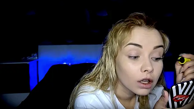 Snapshot of StephanieSweety chatting on November 14, 2025, 11:31 am StephanieSweety online show from November 14, 2025, 11:31 am