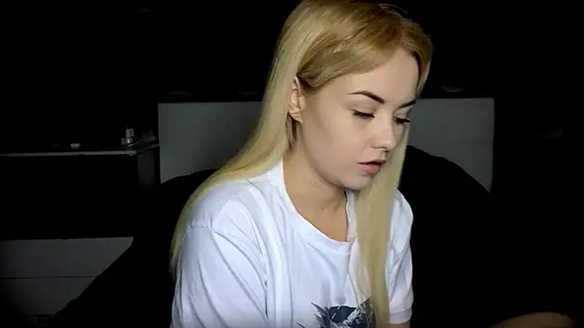 Snapshot of StephanieSweety chatting on November 27, 2025, 11:45 am StephanieSweety online show from November 27, 2025, 11:45 am