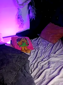 Snapshot of Piafisher1 chatting on March 18, 2025, 4:37 pm Piafisher1 online show from March 18, 2025, 4:37 pm