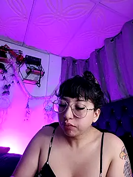 Snapshot of Piafisher1 chatting on September 23, 2025, 1:19 am Piafisher1 online show from September 23, 2025, 1:19 am