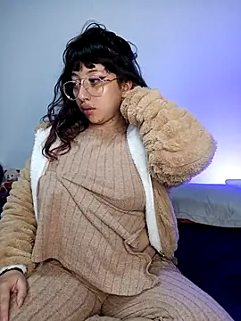 Snapshot of Piafisher1 chatting on November 6, 2025, 1:17 am Piafisher1 online show from November 6, 2025, 1:17 am