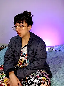 Snapshot of Piafisher1 chatting on November 27, 2025, 1:18 am Piafisher1 online show from November 27, 2025, 1:18 am