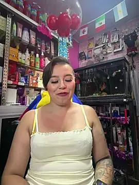 Snapshot of TamySweetness chatting on June 22, 2026, 5:32 pm TamySweetness online show from June 22, 2026, 5:32 pm