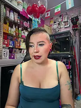 Snapshot of TamySweetness chatting on July 17, 2026, 5:29 pm TamySweetness online show from July 17, 2026, 5:29 pm