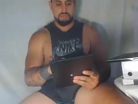 Snapshot of sebasx412 chatting on March 13, 2025, 8:32 pm sebasx412 online show from March 13, 2025, 8:32 pm