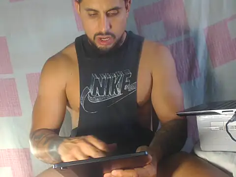 Snapshot of sebasx412 chatting on September 23, 2025, 8:01 pm sebasx412 online show from September 23, 2025, 8:01 pm