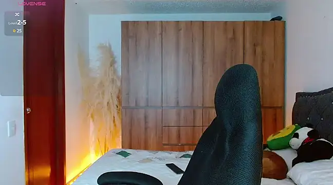 mathew vidal1 online show from December 5, 2024, 5:59 am