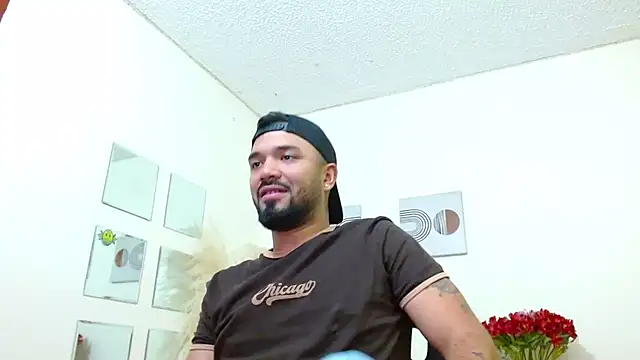 mathew vidal1 online show from October 11, 2025, 10:19 pm