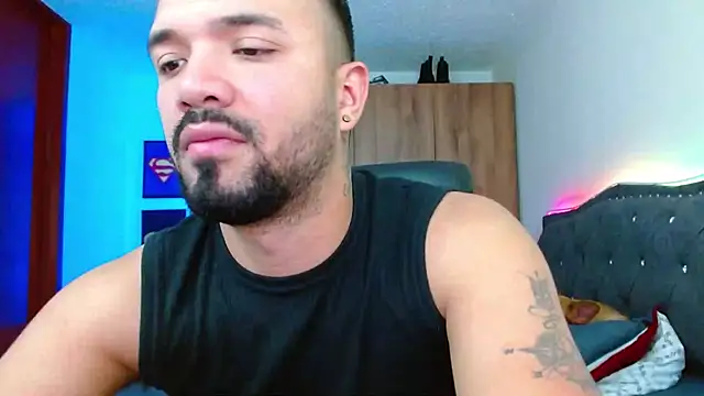 mathew vidal1 online show from November 17, 2025, 2:39 am