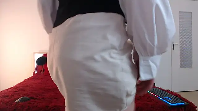 Crystal-dreamt online show from January 6, 2025, 5:49 pm