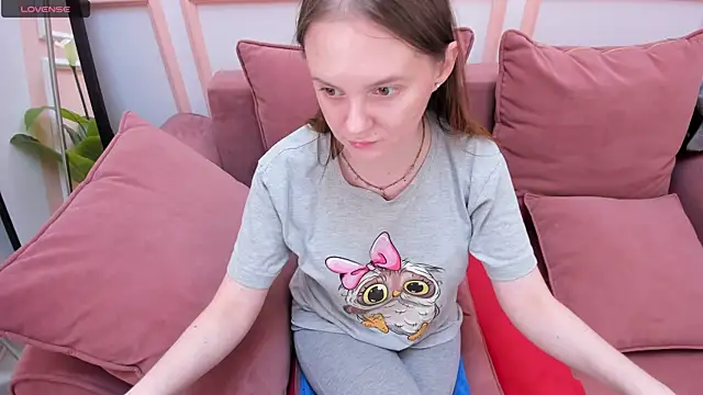 JannaVerdi  online show from October 3, 2025, 6:32 am