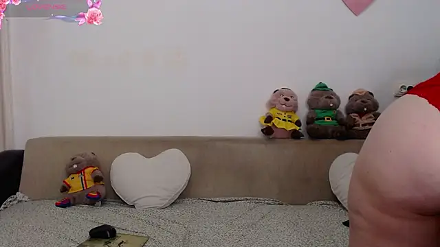 ElenaRose90 online show from June 20, 2026, 8:44 pm