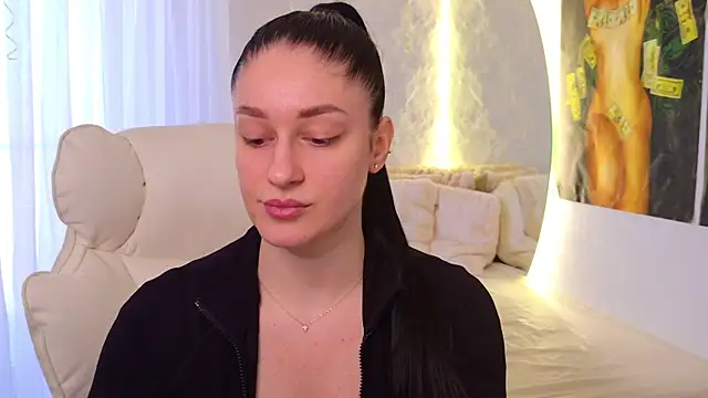 Snapshot of moniqque chatting on May 3, 2026, 10:10 am moniqque online show from May 3, 2026, 10:10 am