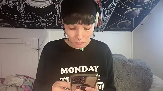 Snapshot of FRRANNKIE chatting on January 4, 2025, 5:37 am FRRANNKIE online show from January 4, 2025, 5:37 am