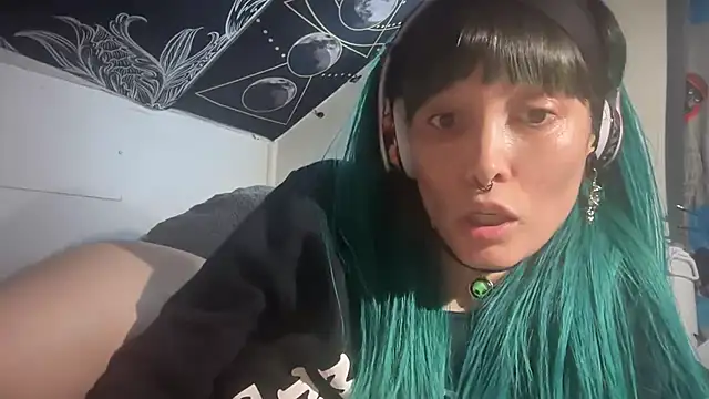 Snapshot of FRRANNKIE chatting on January 4, 2025, 8:39 am FRRANNKIE online show from January 4, 2025, 8:39 am