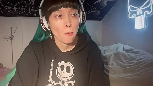 Snapshot of FRRANNKIE chatting on January 5, 2025, 8:43 am FRRANNKIE online show from January 5, 2025, 8:43 am