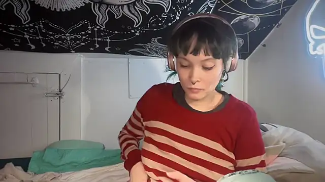 Snapshot of FRRANNKIE chatting on January 17, 2025, 12:20 am FRRANNKIE online show from January 17, 2025, 12:20 am