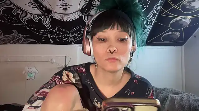 Snapshot of FRRANNKIE chatting on January 26, 2025, 12:11 pm FRRANNKIE online show from January 26, 2025, 12:11 pm