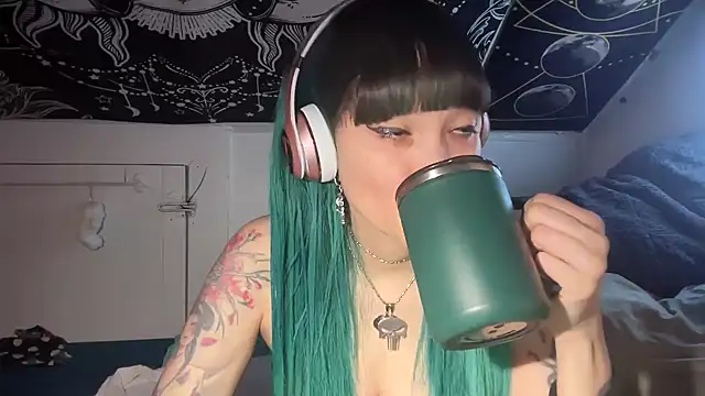 Snapshot of FRRANNKIE chatting on February 5, 2025, 2:16 pm FRRANNKIE online show from February 5, 2025, 2:16 pm