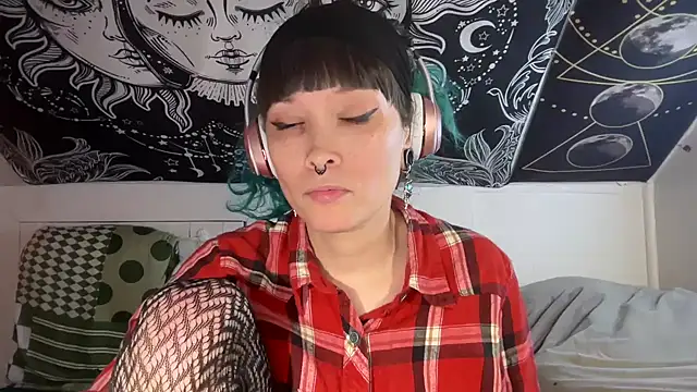 Snapshot of FRRANNKIE chatting on February 16, 2025, 9:37 am FRRANNKIE online show from February 16, 2025, 9:37 am