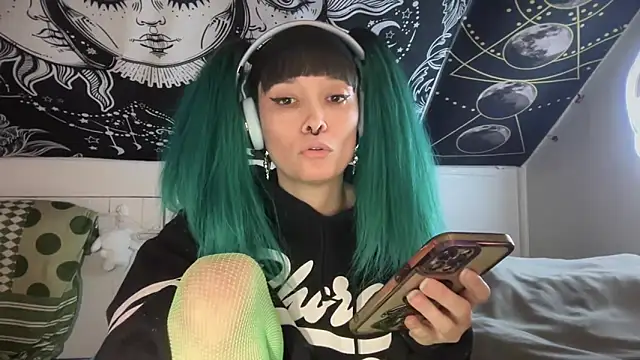 Snapshot of FRRANNKIE chatting on February 17, 2025, 4:42 am FRRANNKIE online show from February 17, 2025, 4:42 am