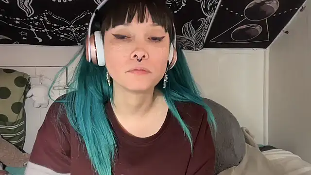 Snapshot of FRRANNKIE chatting on February 22, 2025, 6:52 pm FRRANNKIE online show from February 22, 2025, 6:52 pm