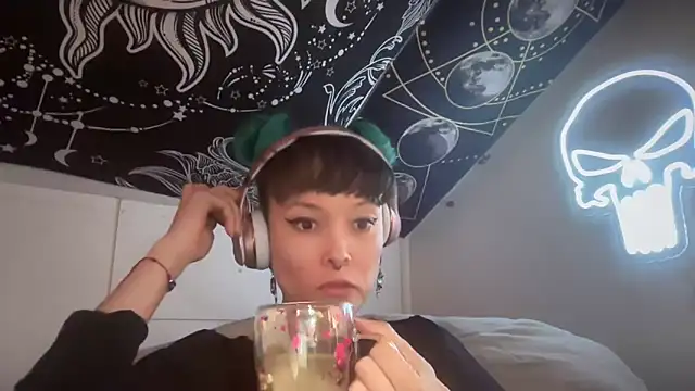 Snapshot of FRRANNKIE chatting on March 20, 2025, 10:54 am FRRANNKIE online show from March 20, 2025, 10:54 am